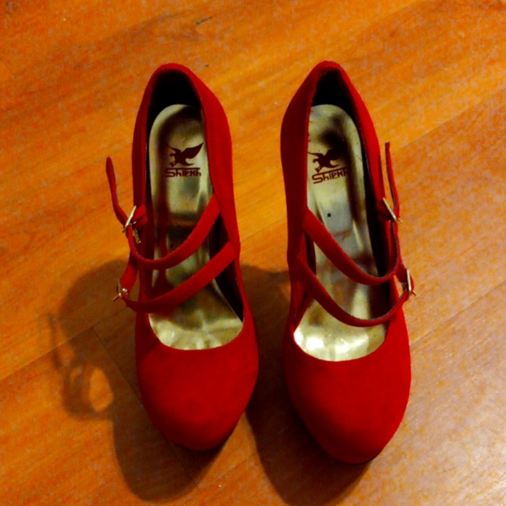 Brand "Shiekh" Color Red Size 7